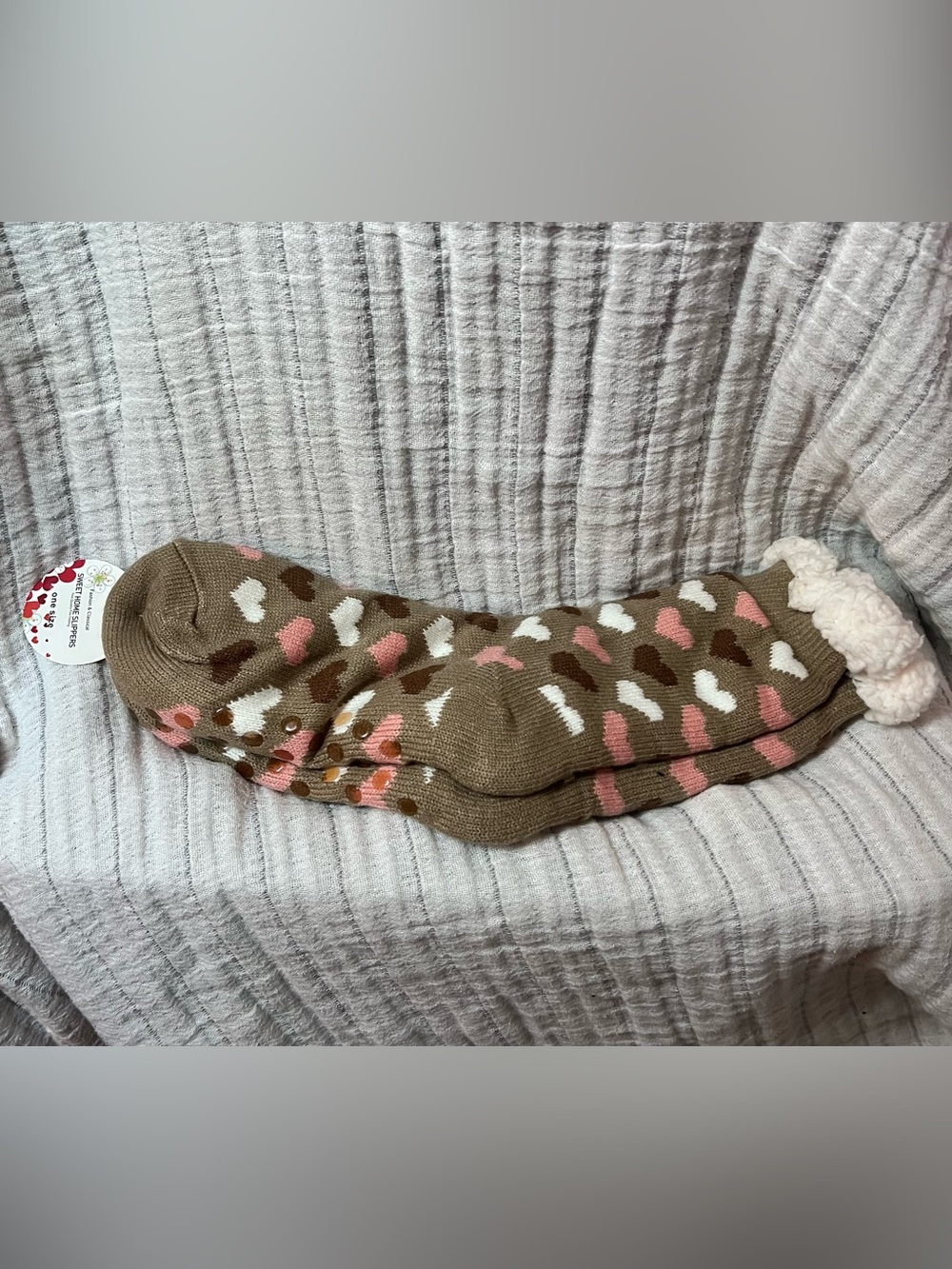 Cozy Heart Pattern Sherpa-Lined Slipper Socks - Taupe/Pink